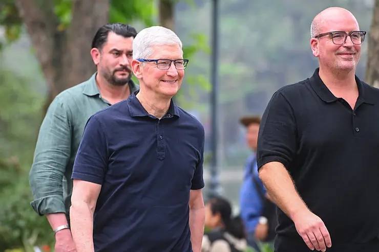 Doanh số iPhone của Apple sụt giảm tại Trung Quốc - Tim Cook kêu gọi đầu tư vào Việt Nam-1