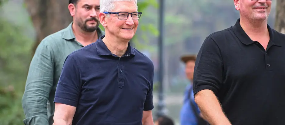 Doanh số iPhone của Apple sụt giảm tại Trung Quốc - Tim Cook kêu gọi đầu tư vào Việt Nam